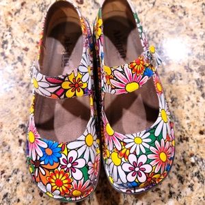 Alegria women shoe size 9 (40) Gently used